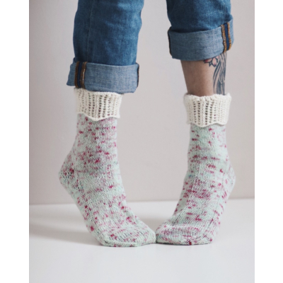 Mökkikuningatar -sukat ohje, FIN