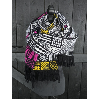 Ruudun takaa – kirjoneulekaulahuivi ohje, FIN